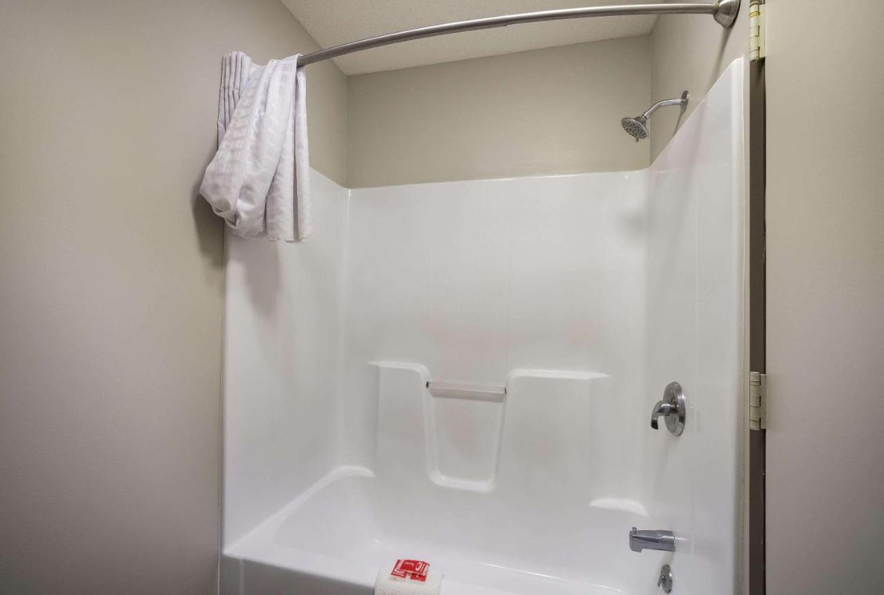 Econo Lodge Inn & Suites Canandaigua Kültér fotó