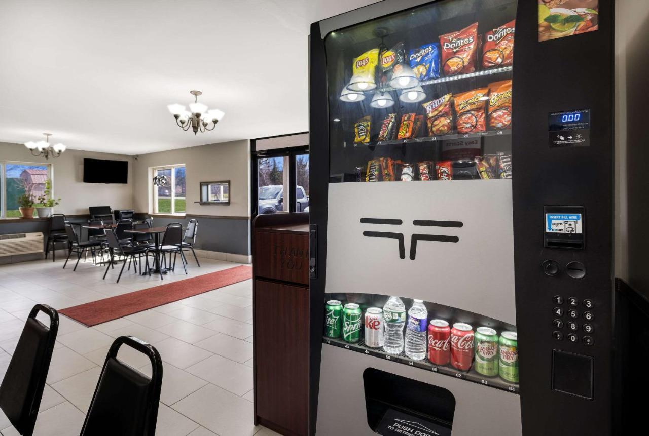 Econo Lodge Inn & Suites Canandaigua Kültér fotó