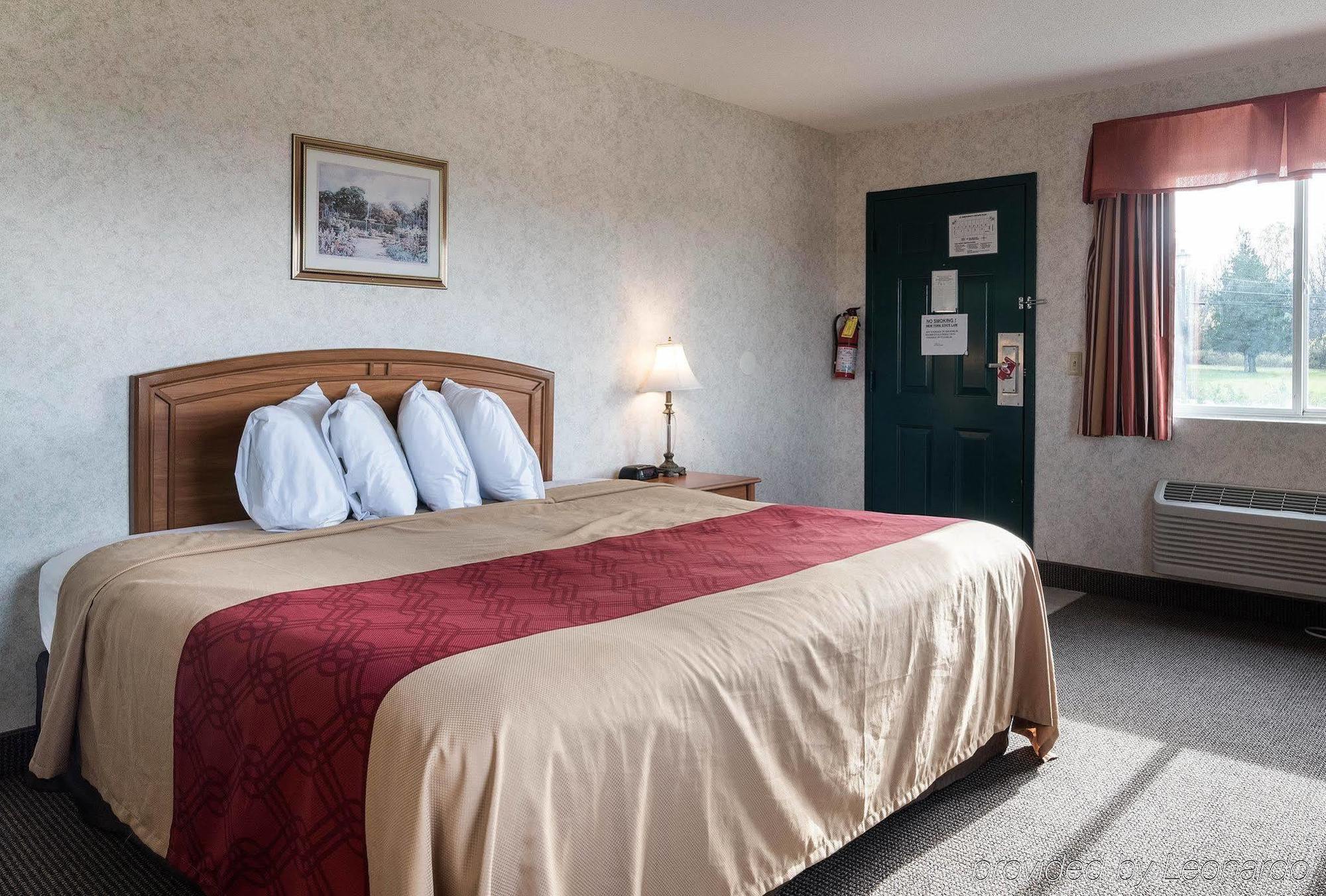 Econo Lodge Inn & Suites Canandaigua Kültér fotó